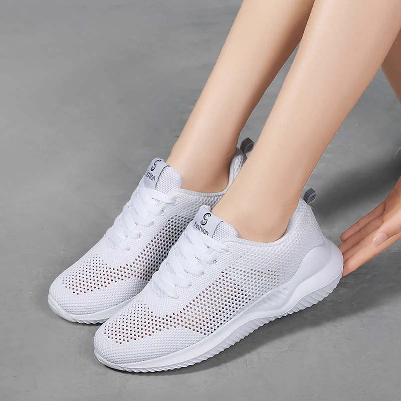 

New Women Shoes Super Light Sneakers for Women Vulcanize Shoes Sport Basket Femme Walking Sneakers Women Casual Tenis Feminino