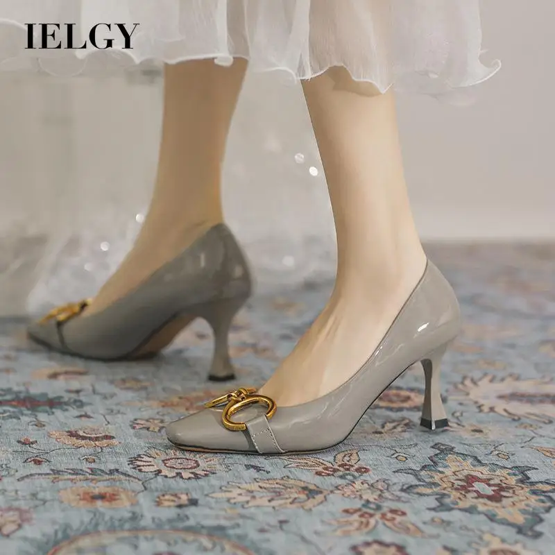 

Милый лакированный кожаный конский каблук в французском стиле с квадратным носком