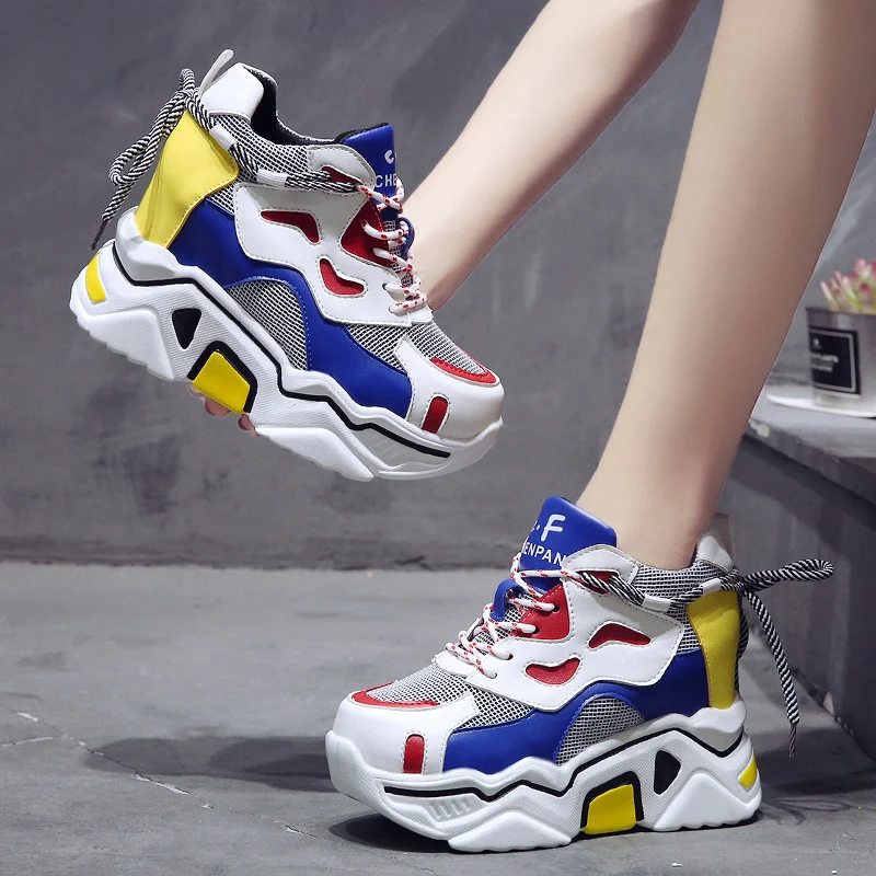 Женские кроссовки на платформе повседневные толстой подошве высокий каблук 9 см