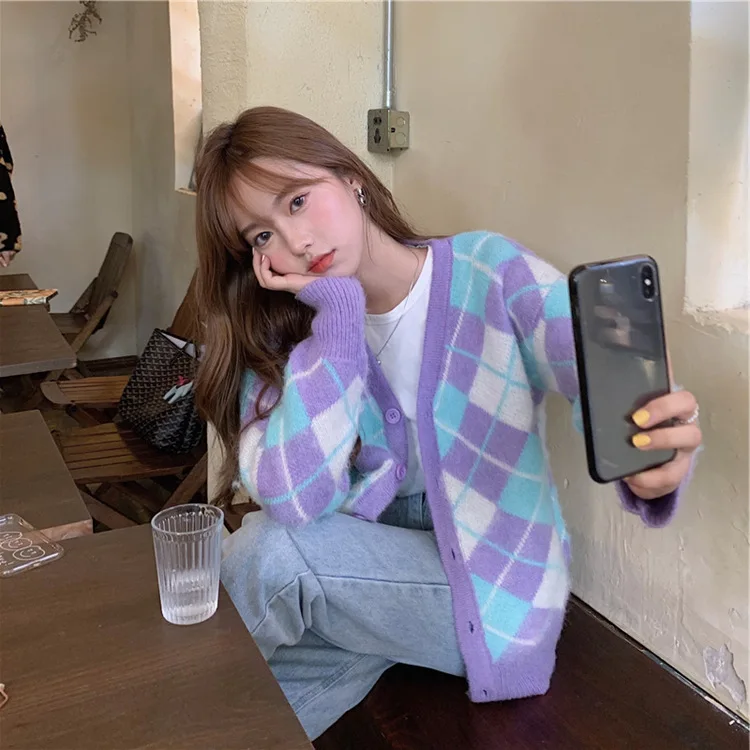 

2021 Spring and autumn new loose leisure fashion temperament goddess slim lattice knitting Cardigan woman