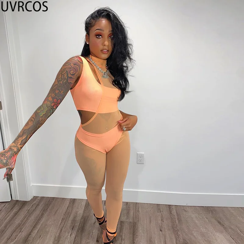 

Комплект спортивный женский сетчатый из 3 предметов, с воротником-стойкой, лето 2021