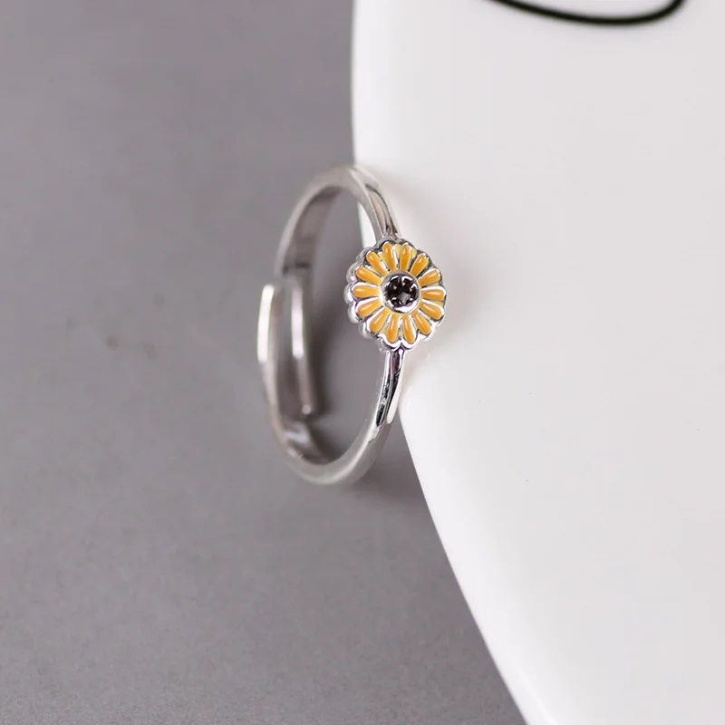 

New Simple Daisy Flower Pretty Adjustable Size Fashion Women Wedding Jewelry Gift Ladies Rings