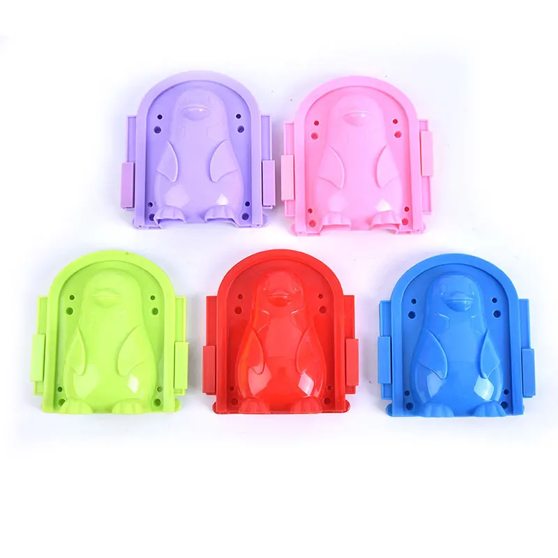

1pc Snowball Maker Clip Penguin Shape Winter Plastic Snowball Maker Clip Kids Outdoor Snow Ball Mold Toys