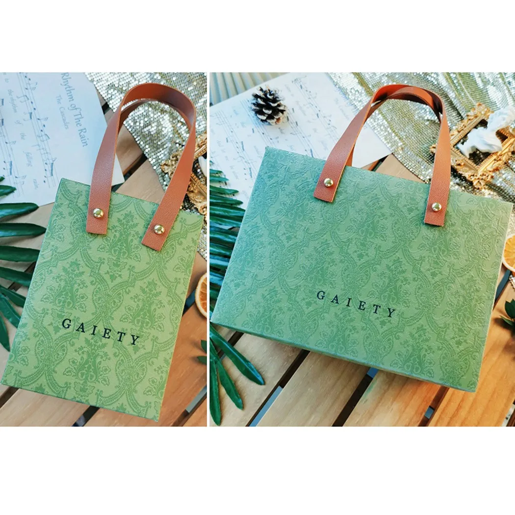 

Bronzing Protable Paper Box Handle Rope Chocolate Candy Wedding Packaging Birthday Party New Year Gift Decoration Folding Box