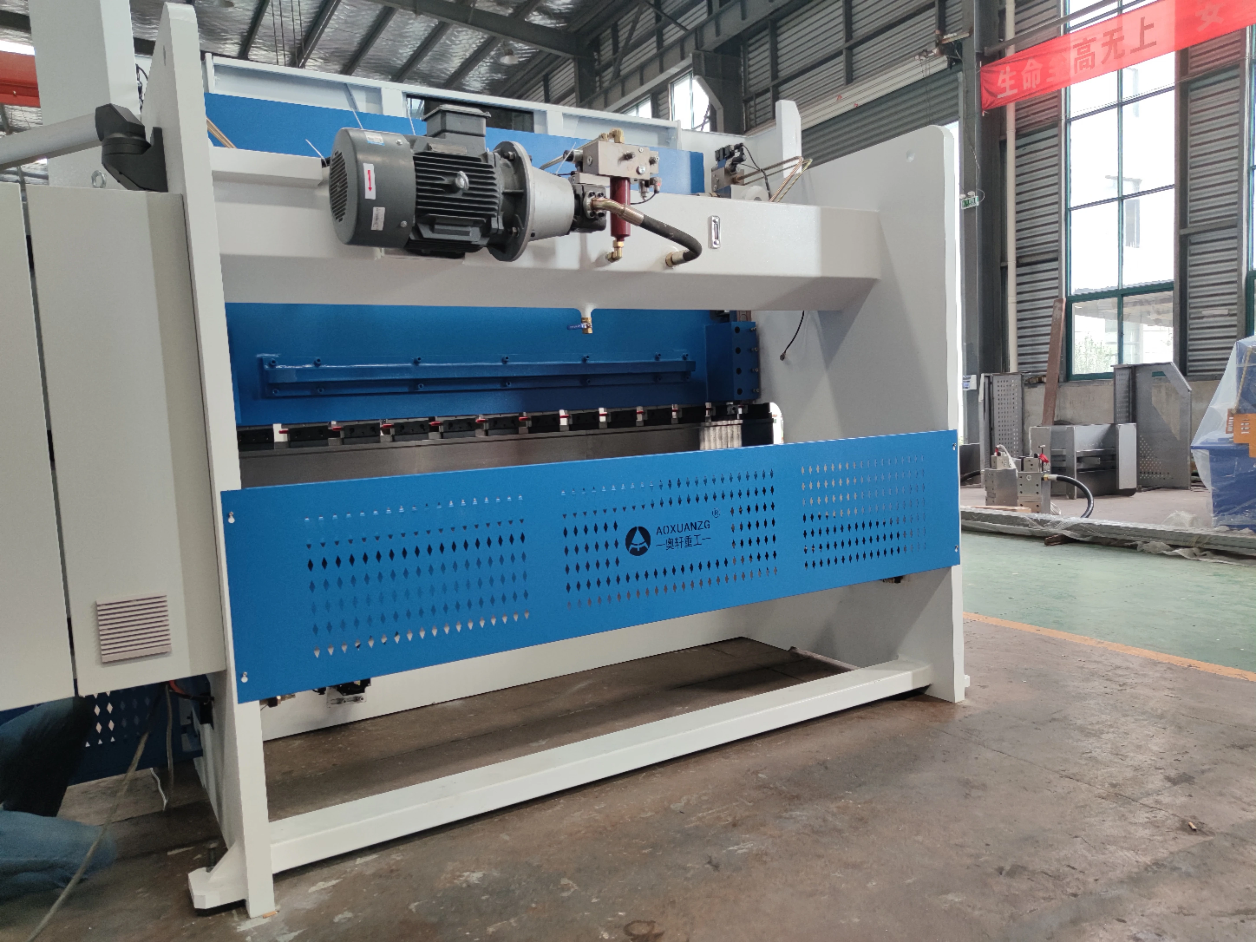 Горячая Распродажа 110ton 4 + 1 Axis CNC гидравлический листогибочный пресс с системой