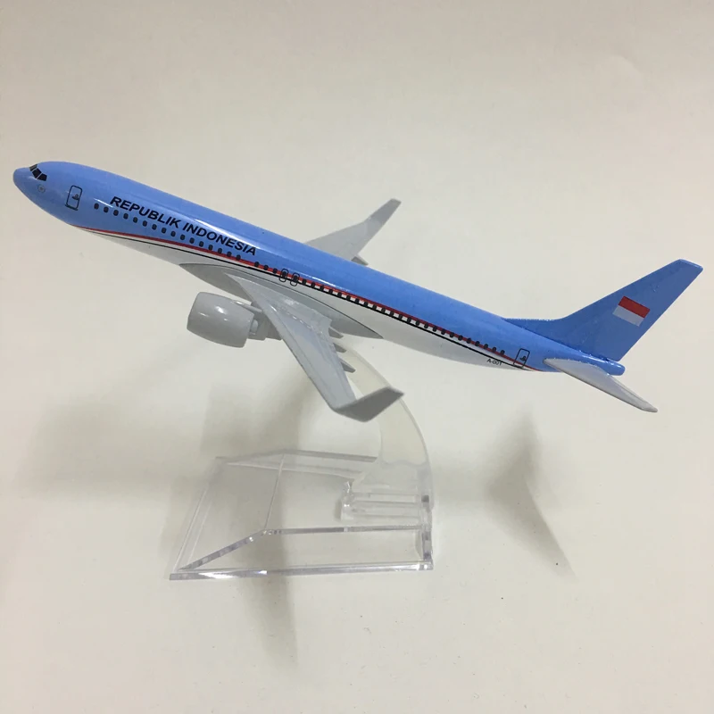 Джейсон пачка 16 см REPUBLIK Индонезия модель аэроплана самолет масштаба 1:400 Boeing 737