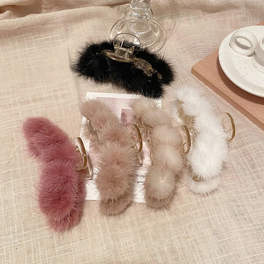 

Korean New Hair Claws Mink Faux Fur Plush Hair Claw Hairpin Head Pom Pom Clips Fashion Jewelry Women Girls Hair Accessories