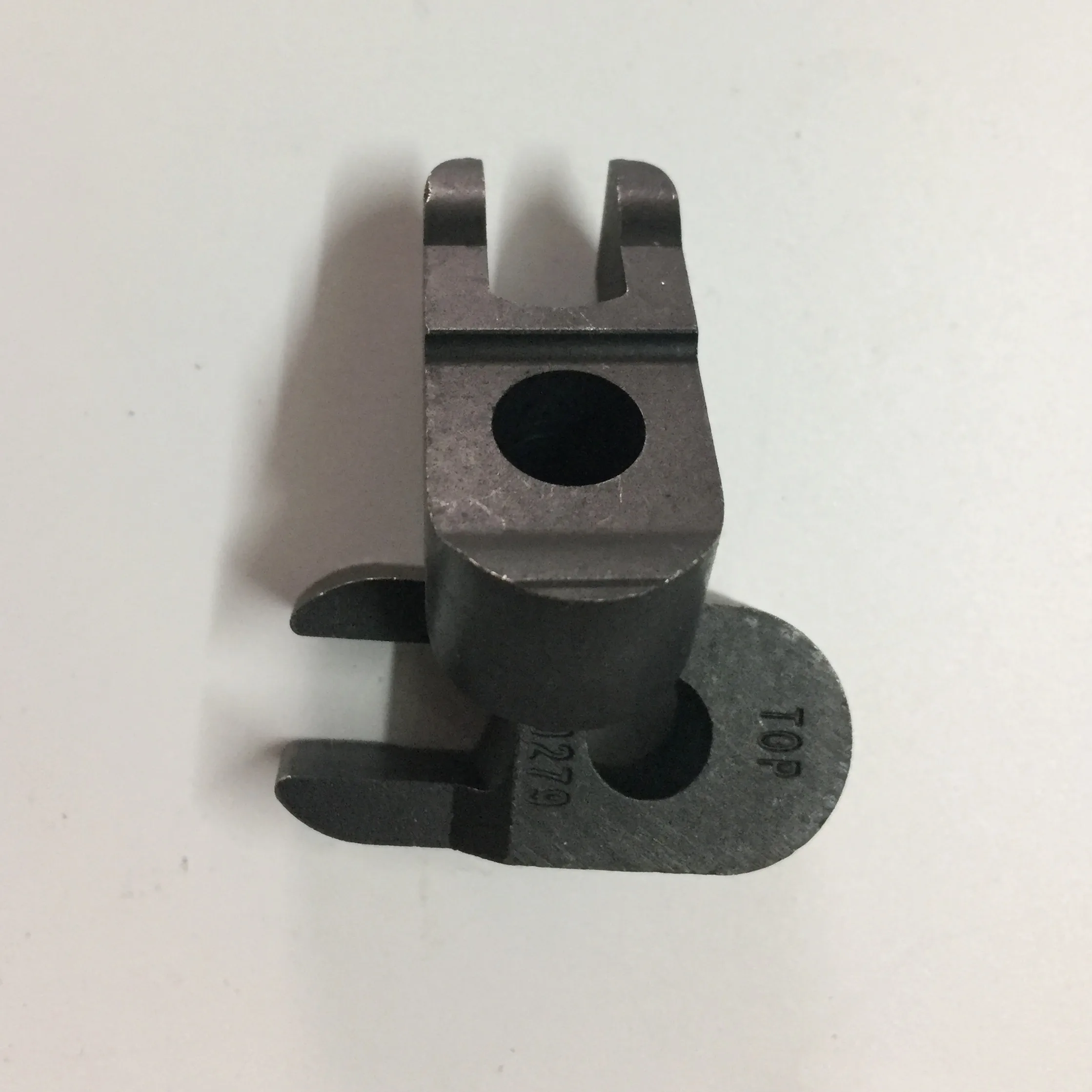 Оригинальные детали инжектора 6CT инжектор дизельного двигателя зажим 3910279 |