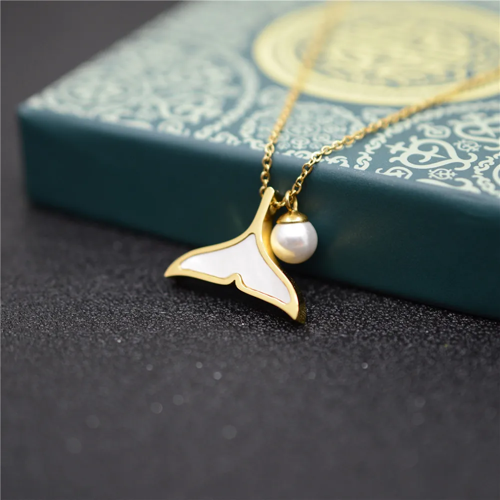 

Rose Highness Stainless Steel Gold Plated Necklace With The Tail Of Whale Women Double Sided Shell Pearl Ornament
