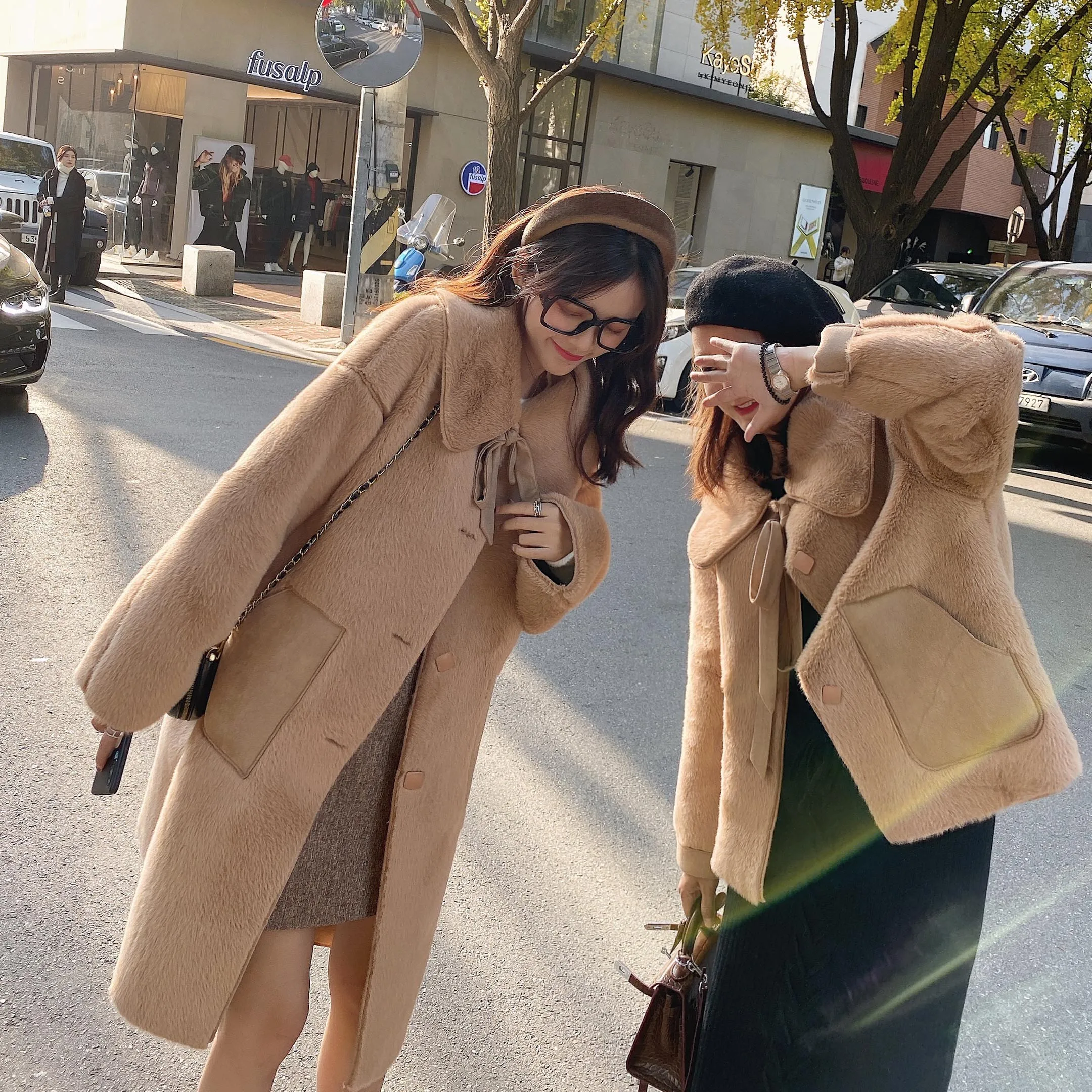 Женское плотное пальто MISHOW однотонное с длинными рукавами и меховым отворотом