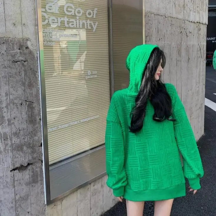 Роскошная зеленая толстовка с капюшоном новинка 2022 Женская свободная в темные