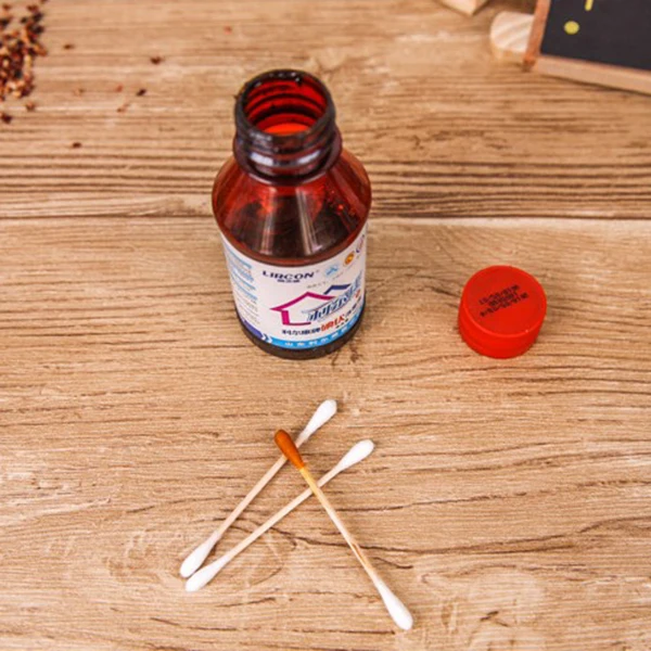 

200 Pcs Wooden Handle Double Tips Cotton Buds