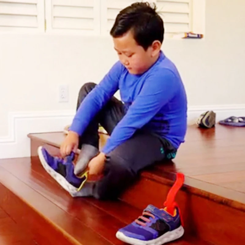 Одна пара ленивых носков для всех возрастов легко надевать и снимать обувь