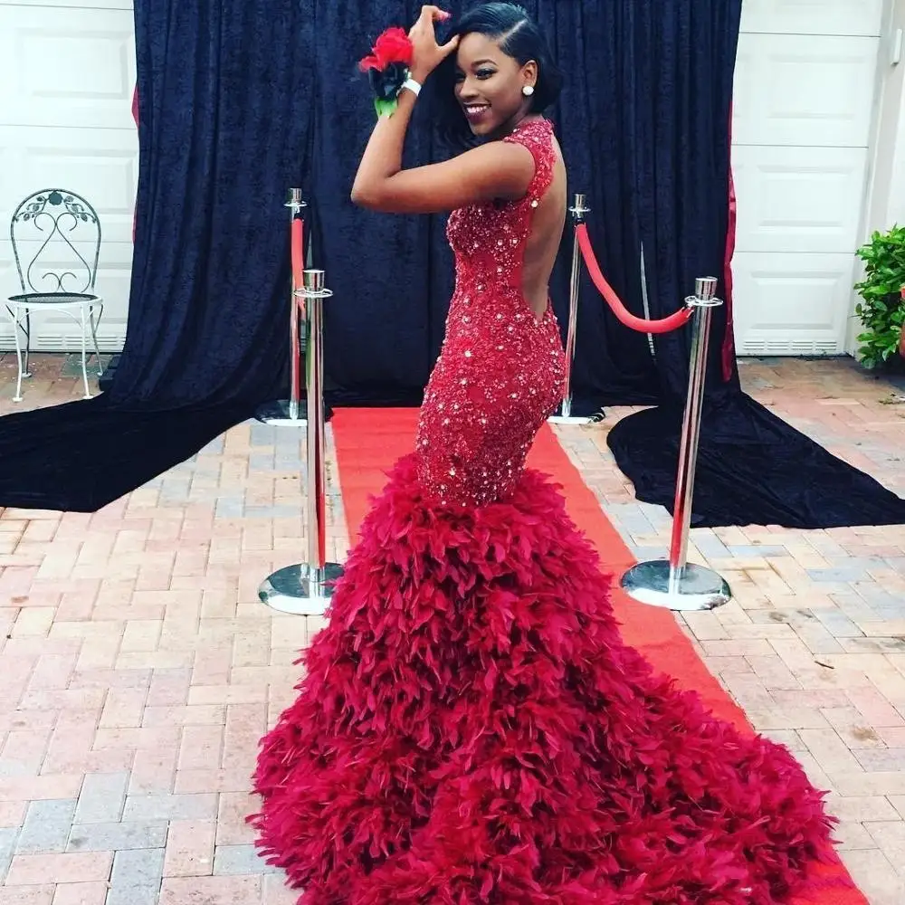 New Red Mermaid Prom Dresses With Feather Skirt Applique Lace Beaded Celebrity Evening Dress robe de soiree