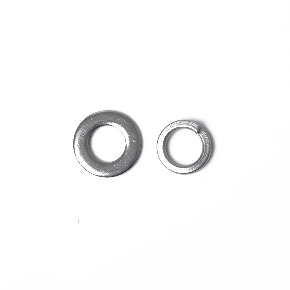

700PCS/Set Stainless Steel Flat Washers Spring Washers Split Lock Washer Kits M2-M10 for Metric Bolts
