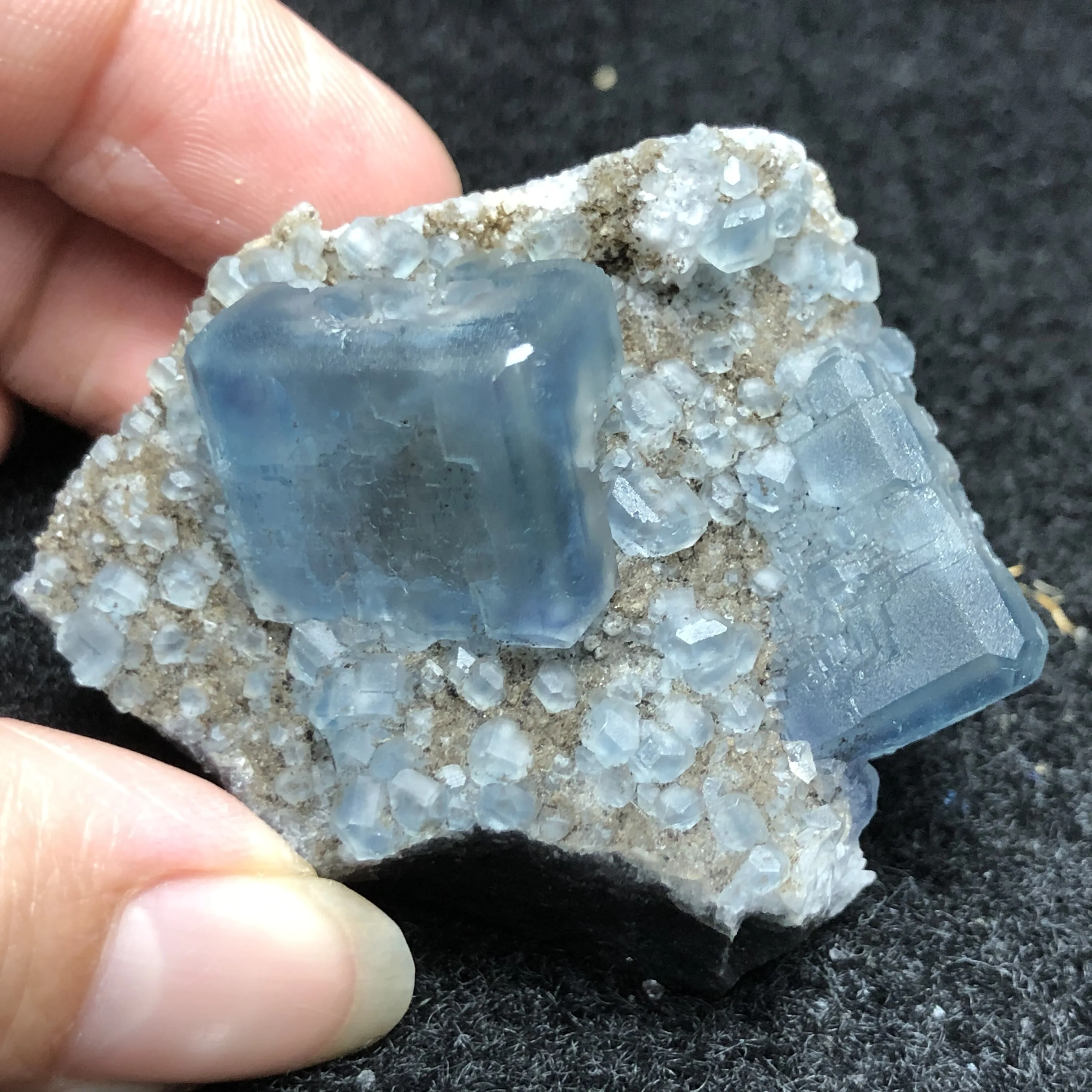 

55.1g natural blue-green fluorite mineral ring vein healing teaching specimen stone decoration collection ornaments
