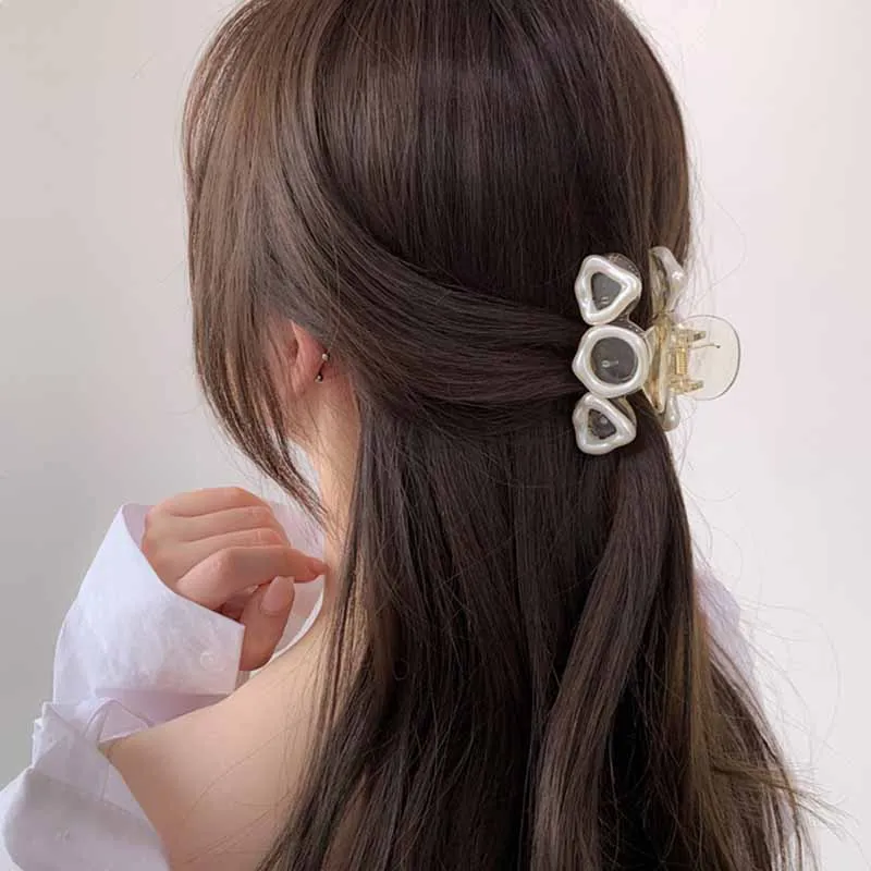 

2021 New Korean Acrylic Retro Geometric Hair Claw Clips Headwear Irregular Pattern Hair Grip For Women Hairpins