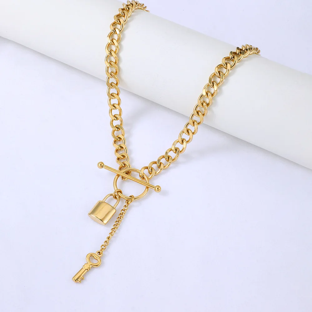

Punk Round Circular Geometric Retro Necklaces Fashion Design Lover Gift Jewelry Lock Key Necklace for Women Party Free Shipping
