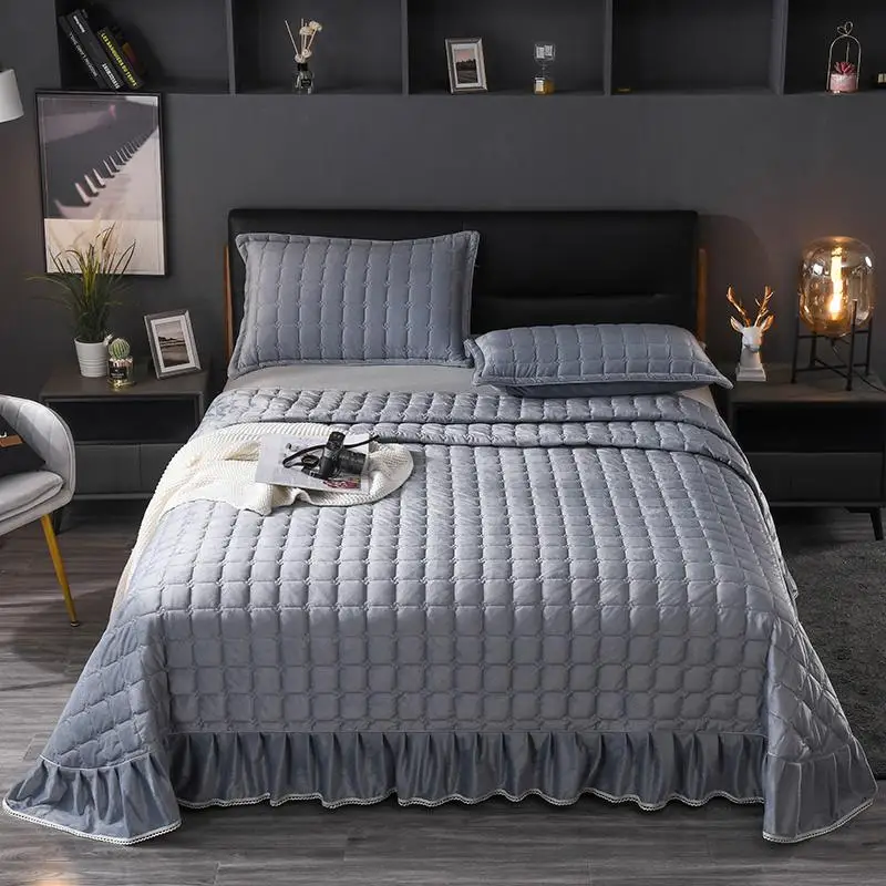 Серо-зеленый синий и красный цвета одноцветное Цвет мягкий с украшением в виде