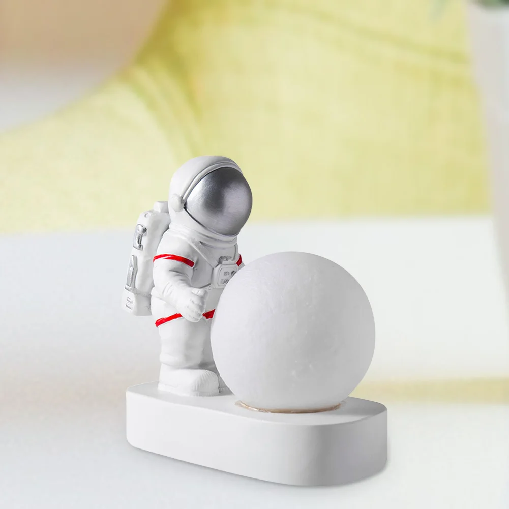 

Modern Astronaut Table Lamp Art Deco Resin Lamp Table Resin Crafts Astronaut Bedroom Desk Lamp Decorative Bedside Lighting Lamp