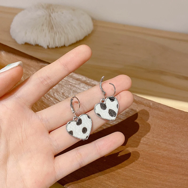 

New Cow Pattern Heart Dangle Drop Earrings For Woman Silver Color Alloy Girls Fashion Jewelry Accessories