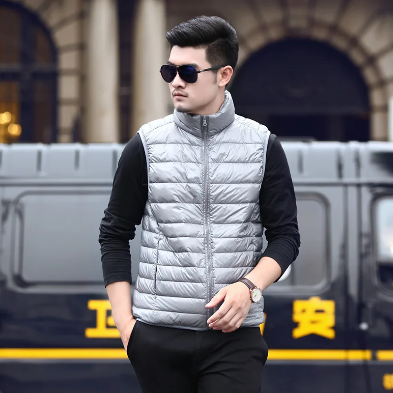 Мужской жилет на гусином пуху светло черный теплый повседневный без рукавов с