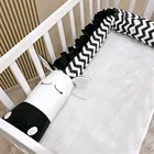 Бампер плюшевый для детской кроватки
