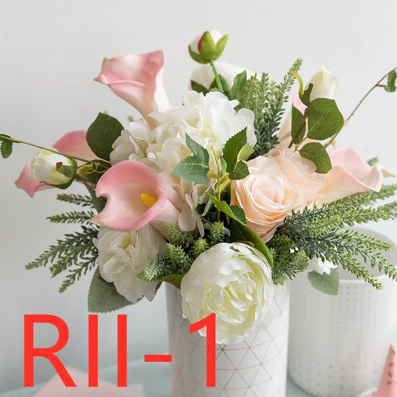 

Weddings and important occasions / Wedding accessories / Bridal bouquets RII