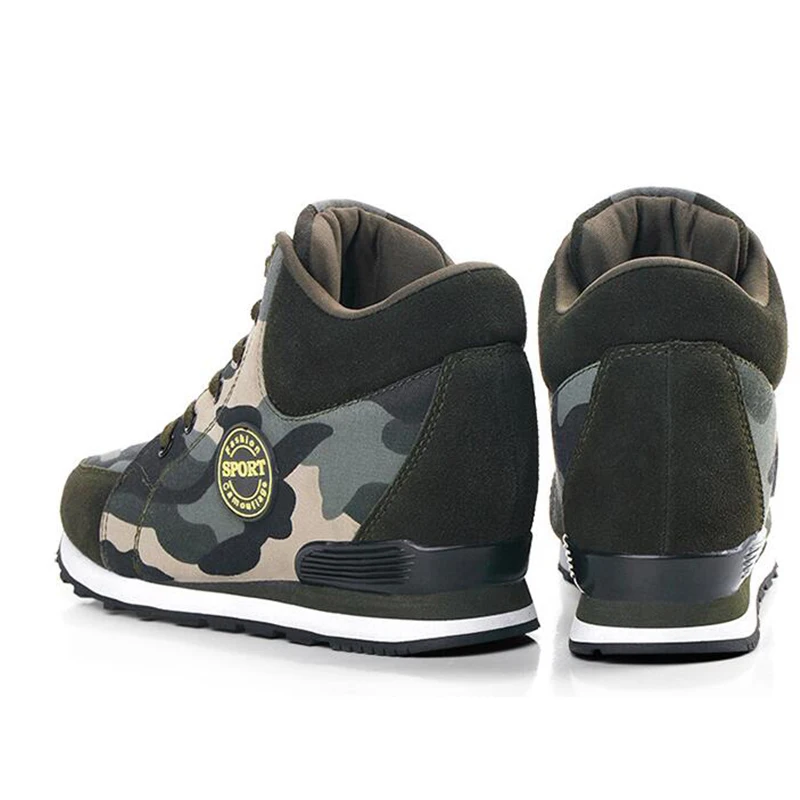 Высокие женские кроссовки из кожи и холста увеличивающие рост зимние