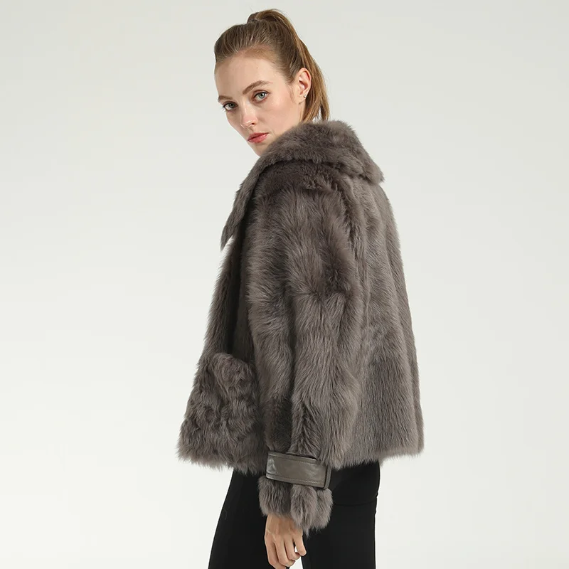 

Женское свободное утепленное меховое пальто Young Тоскана, новинка зимы 2021, модное короткое меховое пальто для женщин