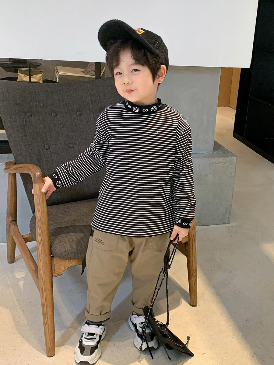 

Boys' Half Turtleneck Velvet Padded Bottoming Shirt Children's Clothing Style Fashionable T-shirt Children's Fashion