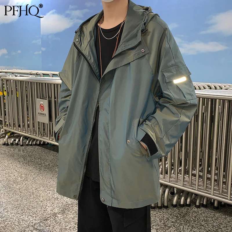 

Мужская куртка на молнии с капюшоном и множеством карманов, на осень и зиму