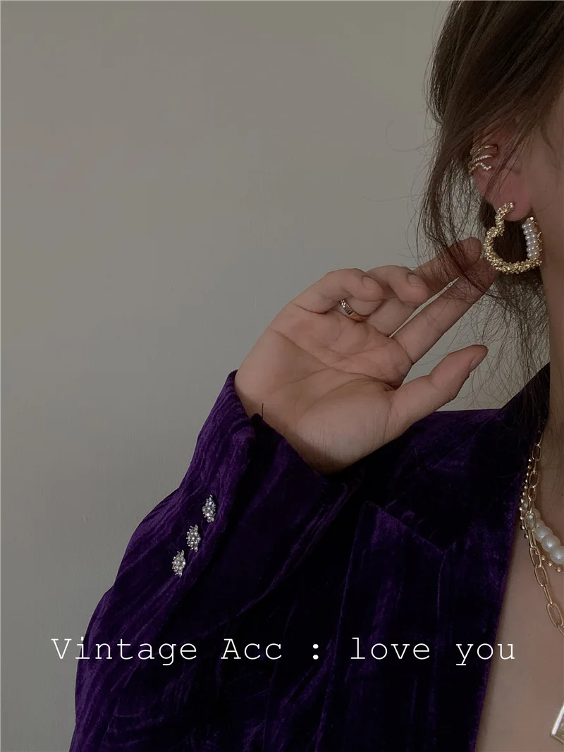 

South Korea Retro Geometry Love Earnail Metal Wind Earrings Contracted Temperament Cold Wind Female Fashion Tide Earrings
