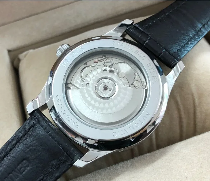 Мужские часы с сапфировым кристаллом 43 мм парниш белым циферблатом