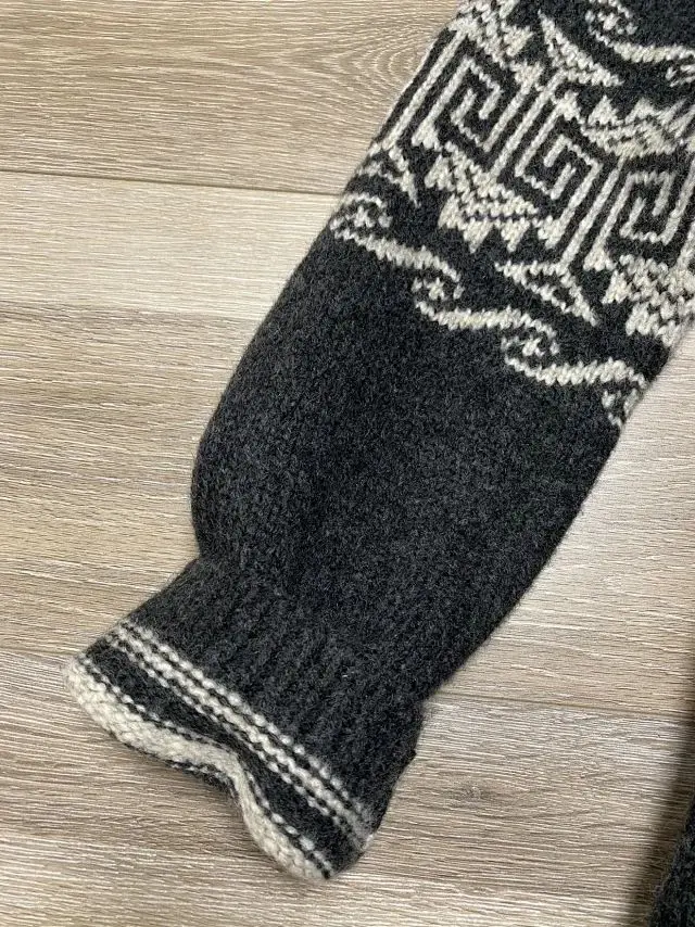 

Spring and Autumn New Casual Fashion Long-sleeved Lace Geometric Pattern Wild Shawl Cardigan Women