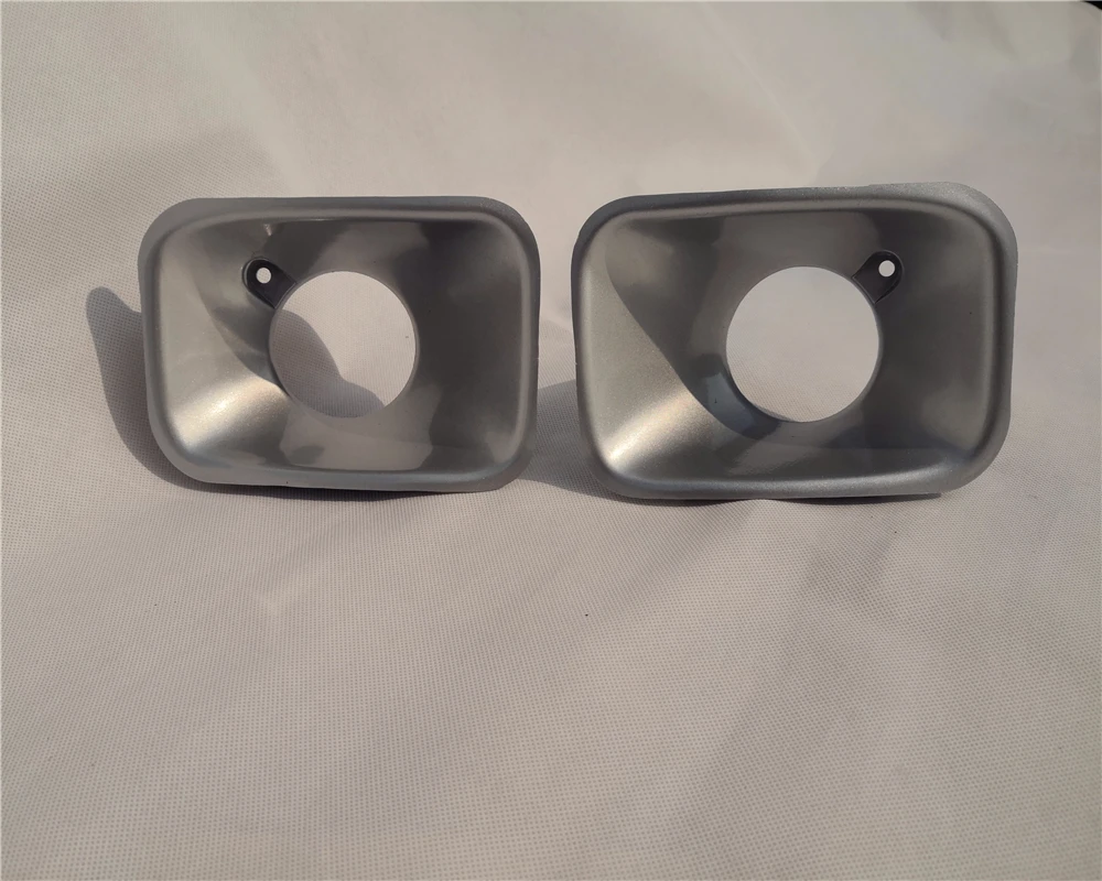 

Левая и правая противотуманная фара для Mitsubishi Pajero Montero II V1, V2, V3, V4 1997 - 2001 MR376647 MR376648 MR377