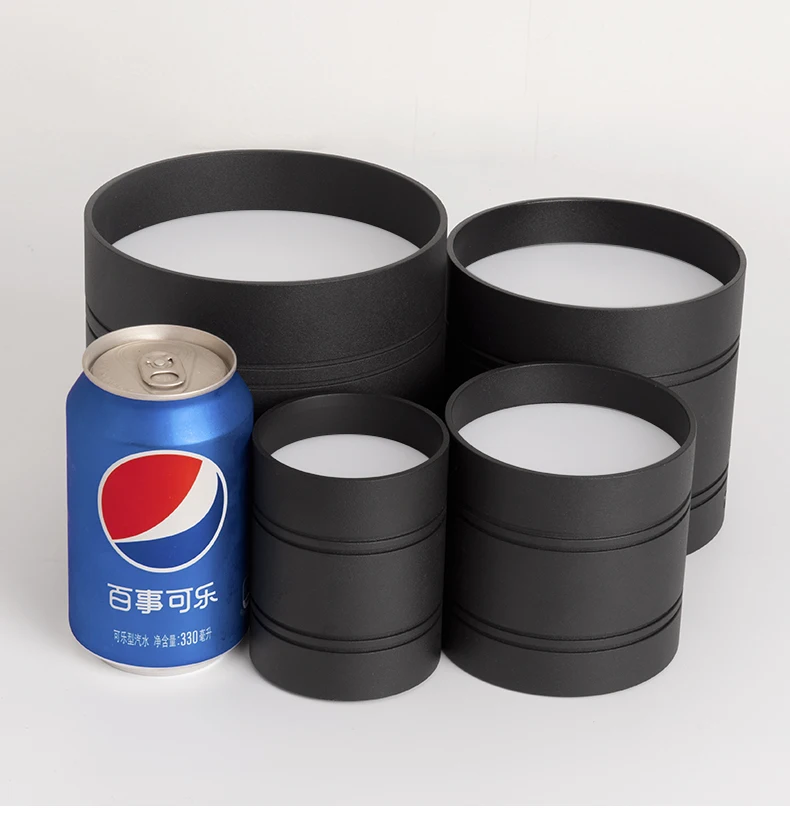 Приглушаемый потолочный светильник с поверхностным креплением точечный