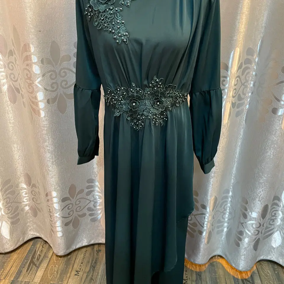 

New Explosions Muslim Dubai Travel Embroidered Beaded Fashion Robe Dress with Belt