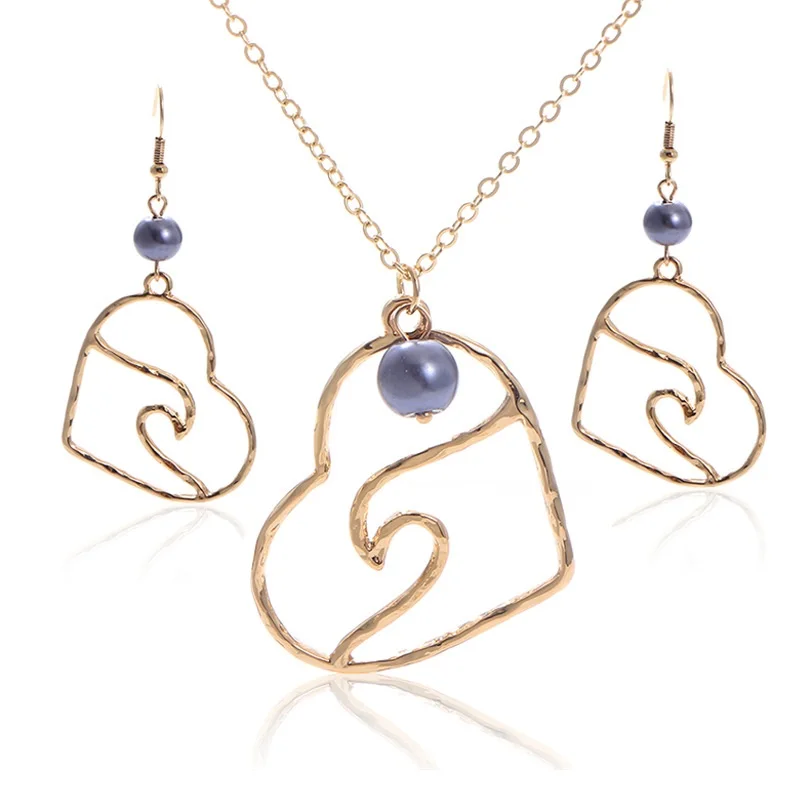

Bohemian Vintage Gold-plated Heart Necklace with Extension Chain Ladies Ear Hook Women Two-piece Set Fashion Individual Package