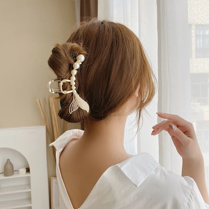 

Fish Tail Pearl Metal Hair Claw Non-slip Hair Catch Hair Accessories Birthday Gift For Thin Long Hair Women Girls Girlfriend