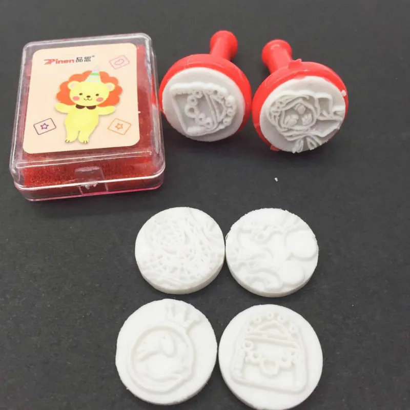 1Pcs New Chess Eraser Modeling Game Chess Board Environmental Eraser Color Random