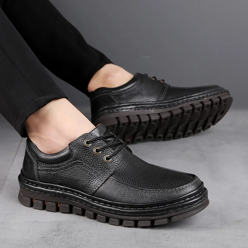 

Мужские ботинки на шнуровке обувь с перфорацией типа «броги» с фигурно выкроенными элементами в британском винтажном стиле; Из натуральной...