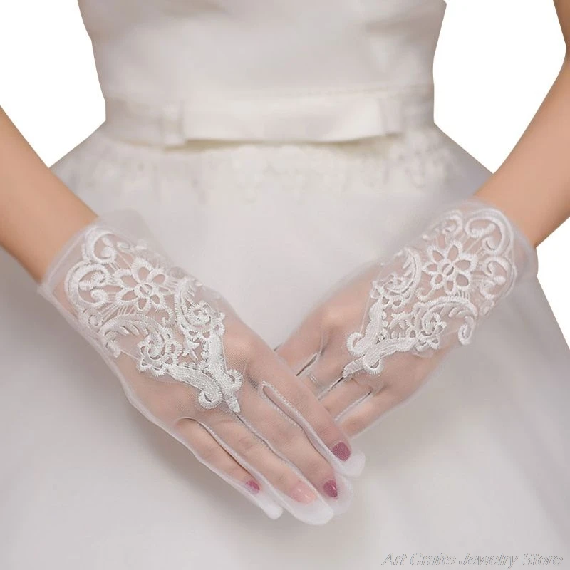 

Glamour Bride Dress Gloves Lace Short Paragraph Mittens Wedding Dresses Charming Lady Women Glove with Fingers M10 21 Dropship