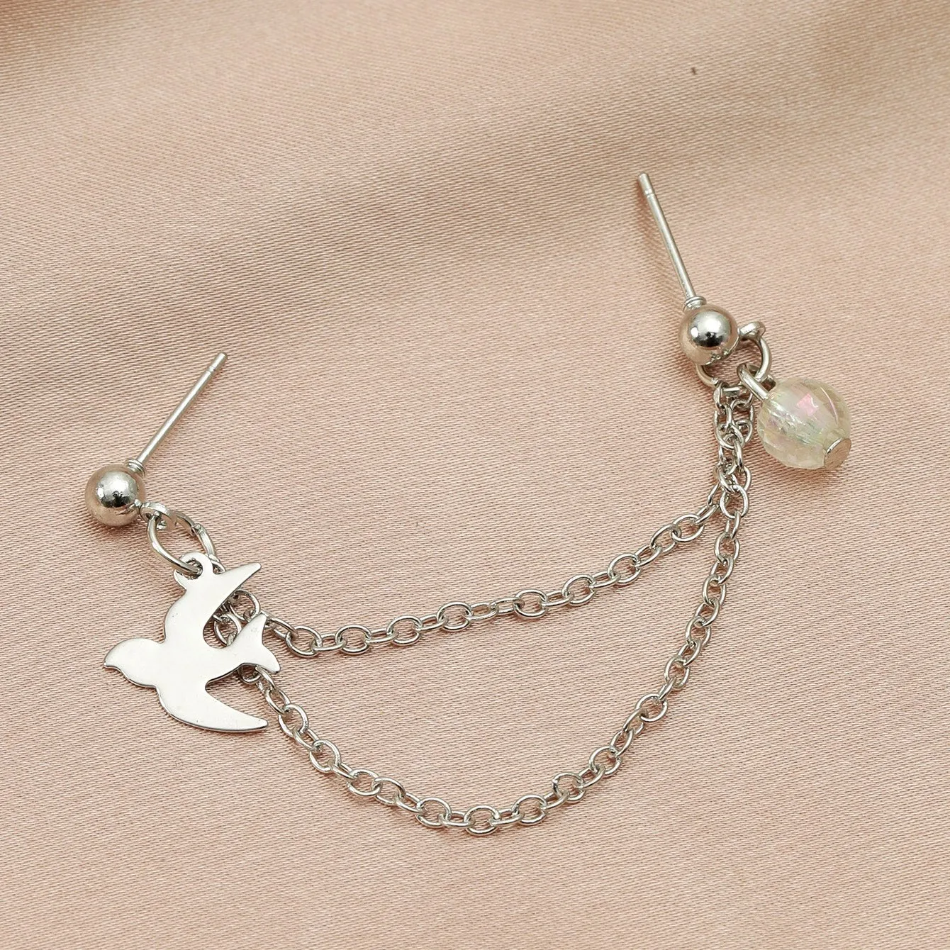 

Punk Fashion Lady Earrings Swallow One-piece Pendant Metal Stud Earrings Gold Silver 2021 Trend Jewelry Gifts