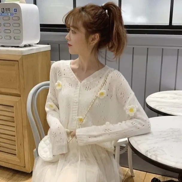 

2021 Spring and Summer Net Red Flower Sweater Jacket Women's Autumn Dress Korean Sweet Student Joker Knitted Cardigan