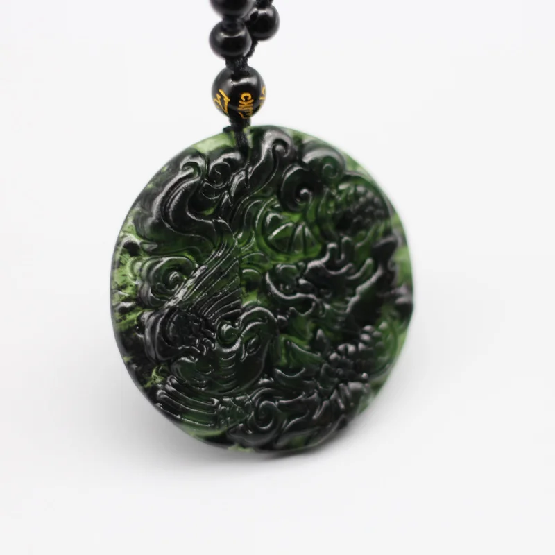 Ожерелье из натурального черного и зеленого нефрита с кулоном в виде дракона