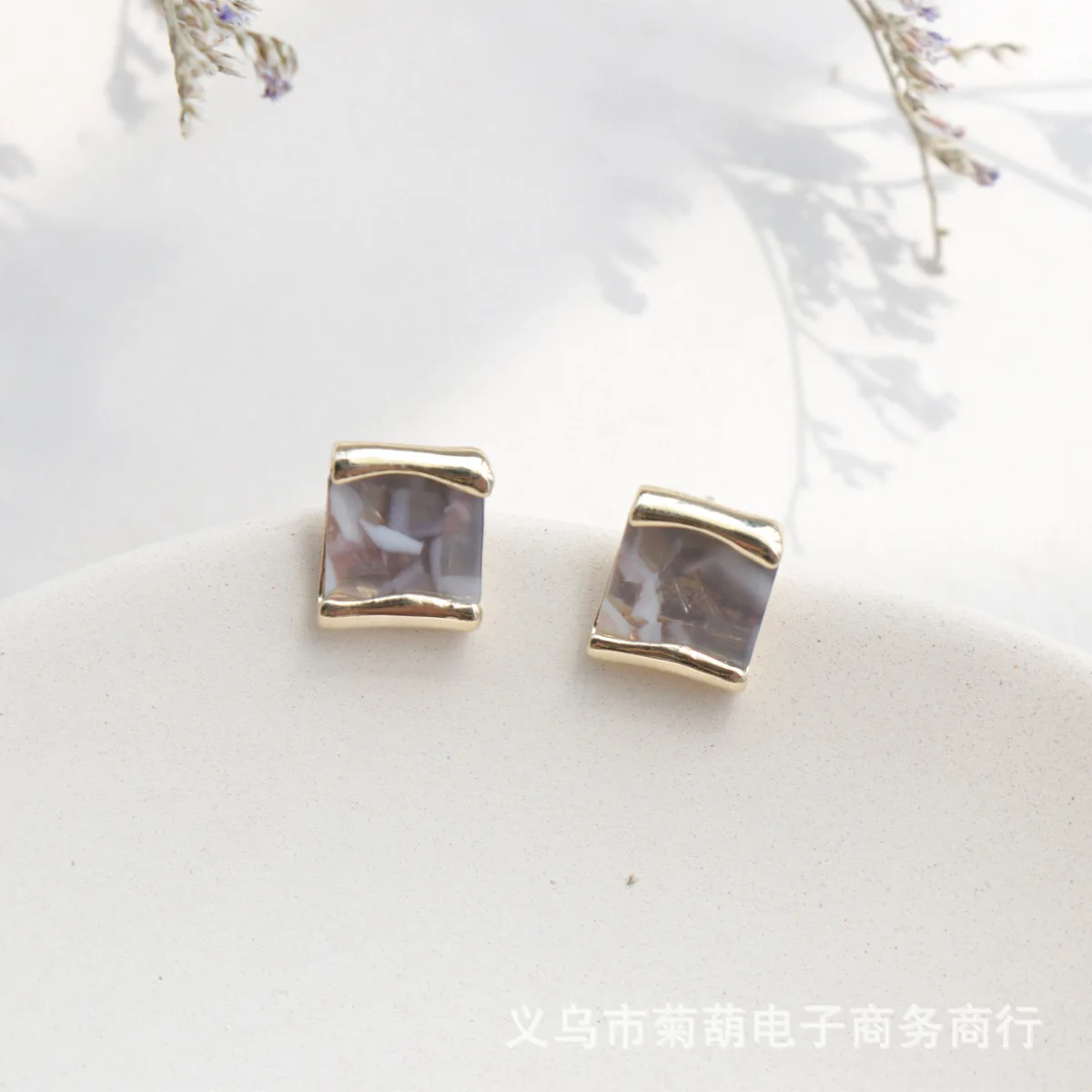 

S17 Korean Fashion Shell Geometric Ear Nails