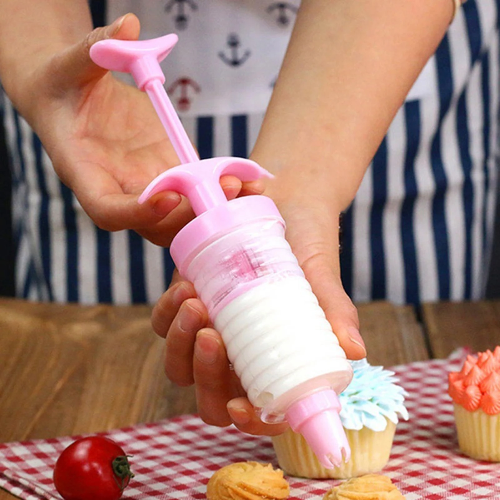 

Portable Durable Cake Nozzle Easy to Use Creative Design PP Pastry Making Nozzle for Cake Kitchen Bakeware Supplies Accessories
