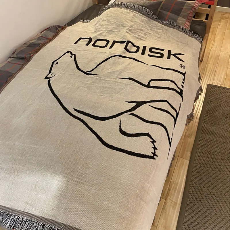 

130 * 160 CM Nordisk Bear Tapestry Blanket Outdoor Cotton Throw Sofa Blanket Picnic Mat Bed Cover Floor Mat Home Decor