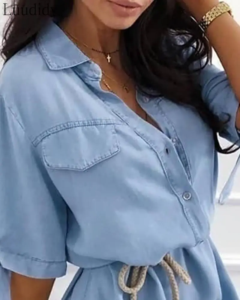 

Women Drawstring Buttoned Pockets Casual Shirt Dress With Belt